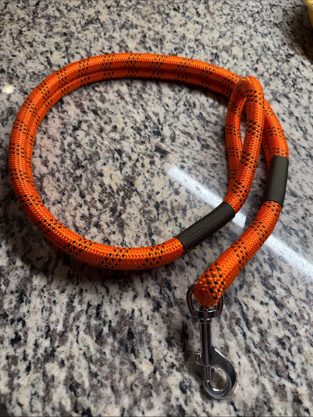 Bright Orange Rope Dog Leash with Metal Snap - Picture 2 of 7